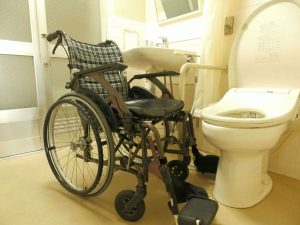 車椅子で入れる自宅トイレのリフォームで快適に過ごすには？